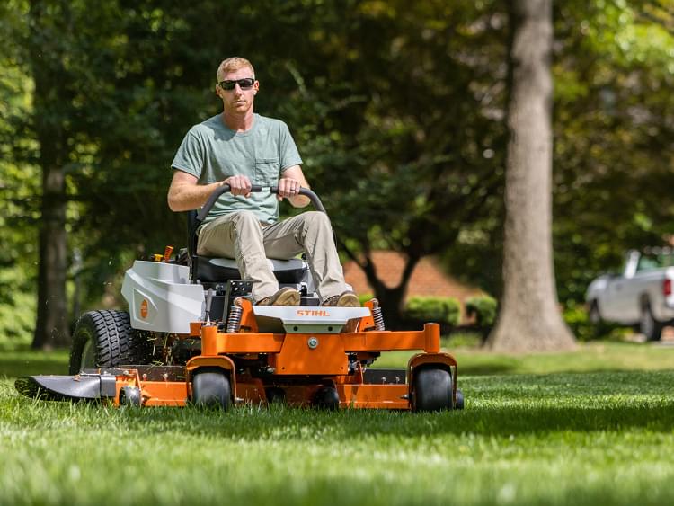 Stihl RZ 261 Riding Mower mowing lawn